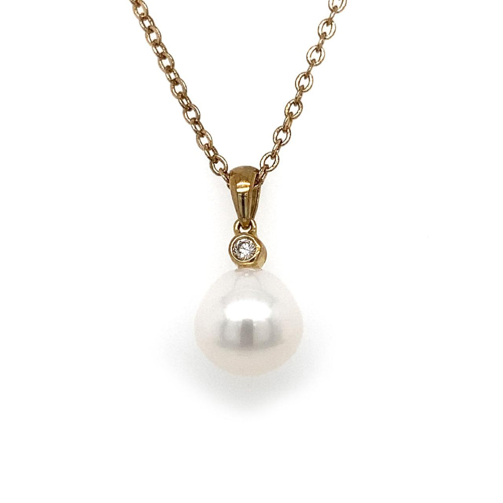 9ct Yellow Gold White Freshwater Pearl and Diamond Pendant