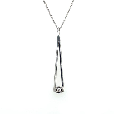 9ct White Gold arrow shape Small Round Diamond bezel set Necklace 