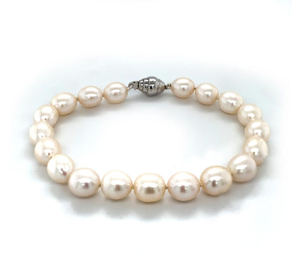 White Freshwater Pearl Bracelet with 9ct White Gold Clasp