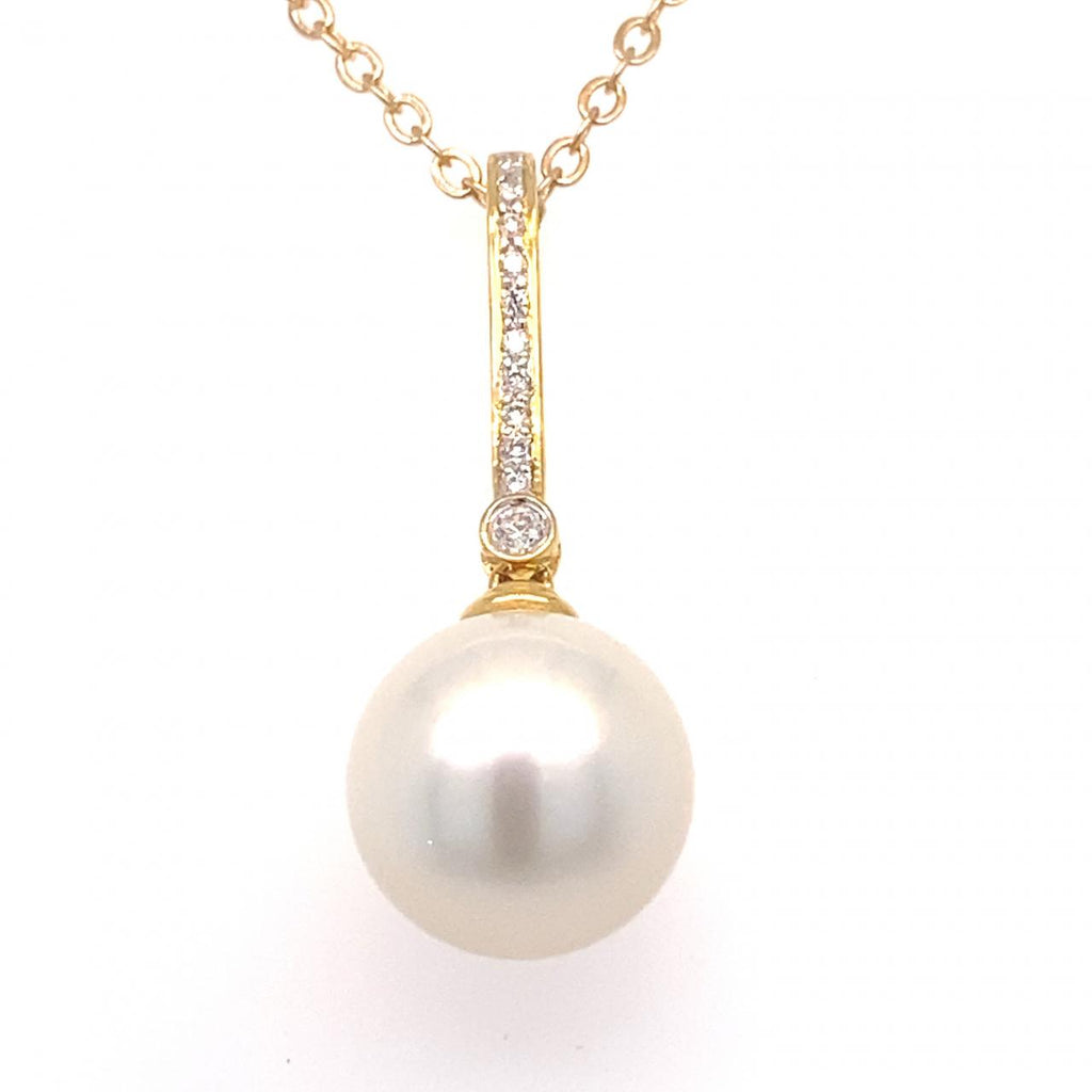 9ct Yellow Gold South Sea Pearl 12.5mm and x 11 Diamond 0.18pt Pendant