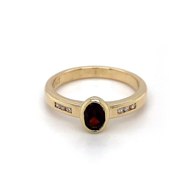 9ct Yellow Gold Garnet And Diamond Ring 