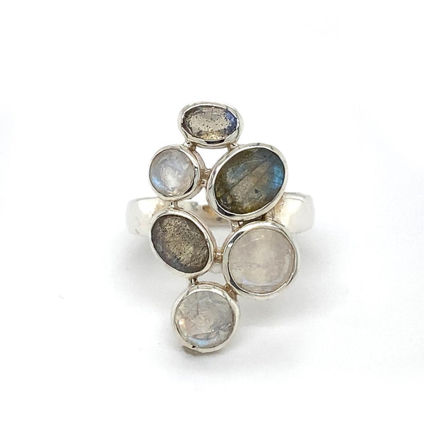  	Sterling Silver Moonstone and Labradorite Ring