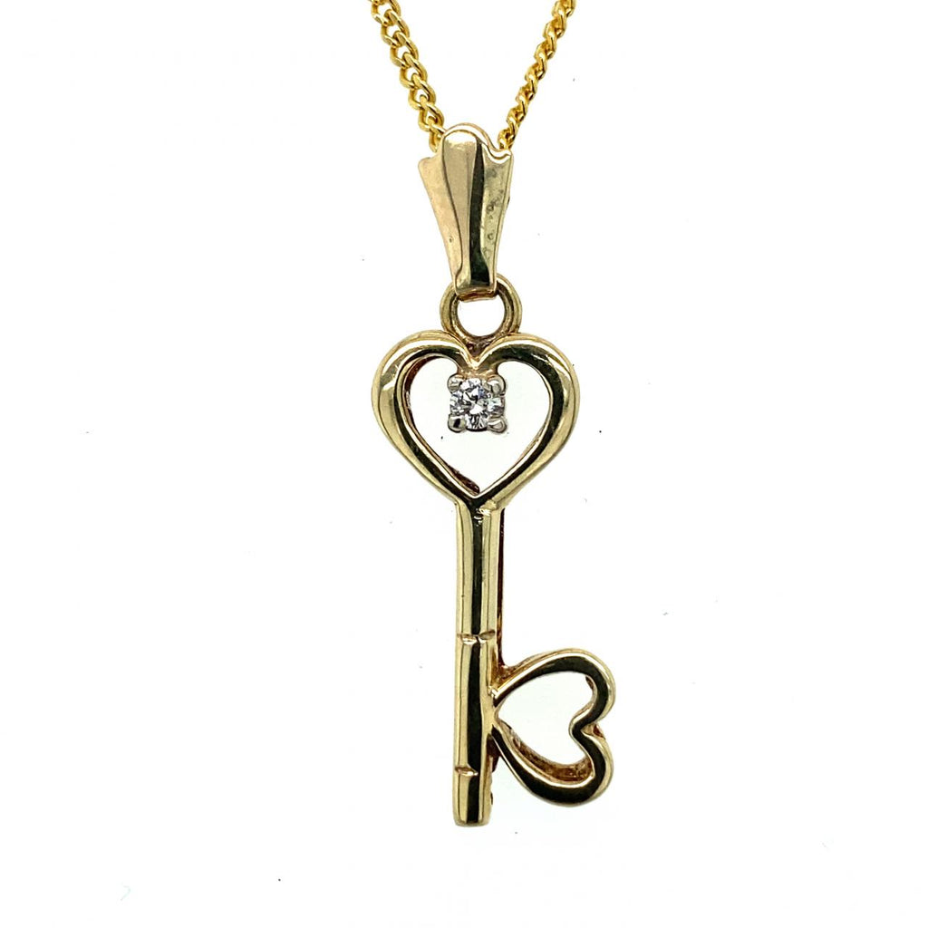  	Estate 9ct Yellow Gold Heart Key With Diamond Pendant